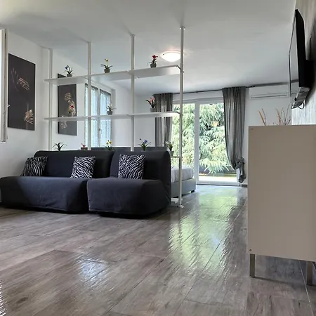 2 Apartment *