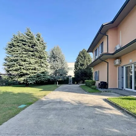 2 Apartment Cassano dʼAdda